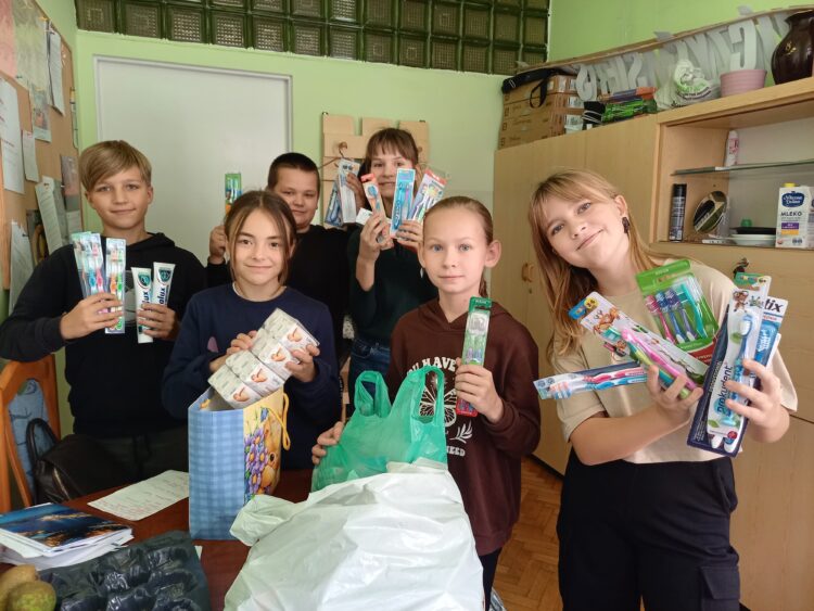 Szkoła podstawowa nr 31 w Rzeszowie pomaga dzieciom z Afryki 1 - Polskie Radio Rzeszów Szkoła podstawowa nr 31 w Rzeszowie pomaga dzieciom z Afryki