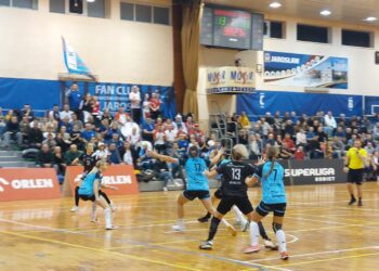 Piłka ręczna – Porażka JKS jedną bramką