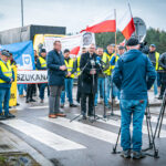 Protestujących w Korczowej wsparli rolnicy. Wydłuża się kolejka tirów (zdjęcia) - Polskie Radio Rzeszów