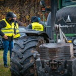 Protestujących w Korczowej wsparli rolnicy. Wydłuża się kolejka tirów (zdjęcia) - Polskie Radio Rzeszów