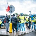 Protestujących w Korczowej wsparli rolnicy. Wydłuża się kolejka tirów (zdjęcia) - Polskie Radio Rzeszów