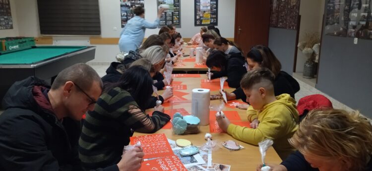 Warsztaty zdobienia pierników w gminie Czarna