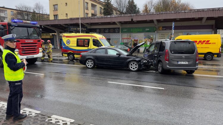 Wypadek na Hetmańskiej w Rzeszowie. Kierowca trafił do szpitala