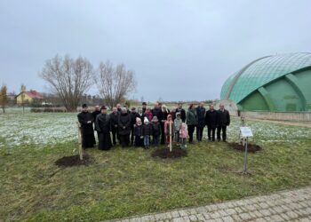 W&nbsp;Parku Papieskim w&nbsp;Rzeszowie zasadzono renetę. Ma&nbsp;przypominać o&nbsp;Polakach ratujących Żydów