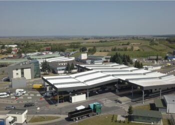 Kolejka samochodów do&nbsp;przejścia granicznego w&nbsp;Medyce sięga już 35 kilometrów