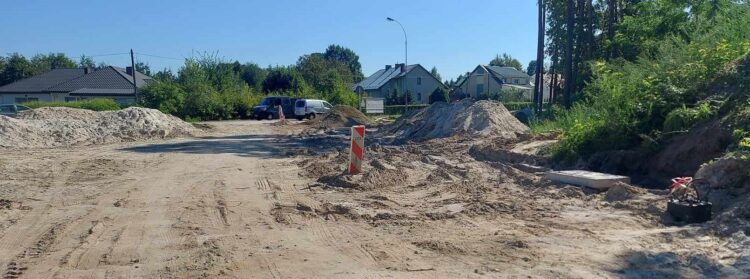 Nowa Dęba: droga w budowie. Prace potrwają do końca roku