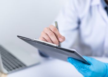 Jedna z&nbsp;potrąconych w&nbsp;Mielcu policjantek wypisana ze&nbsp;szpitala, druga na&nbsp;obserwacji