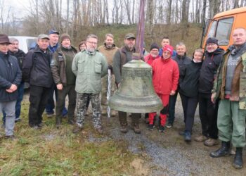 Udało się wydobyć z&nbsp;ziemi dzwon z&nbsp;nieistniejącej cerkwi z&nbsp;Maniowa