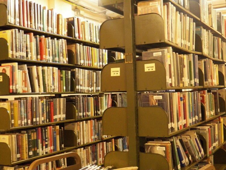 Rosyjskie wojska ostrzelały bibliotekę dziecięcą w Chersoniu na Ukrainie