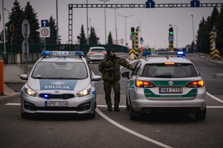 Trwa protest przewoźników oraz rolników przy granicy z Ukrainą