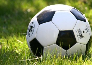 Piłka nożna – Stal Mielec awansowała po&nbsp;dogrywce