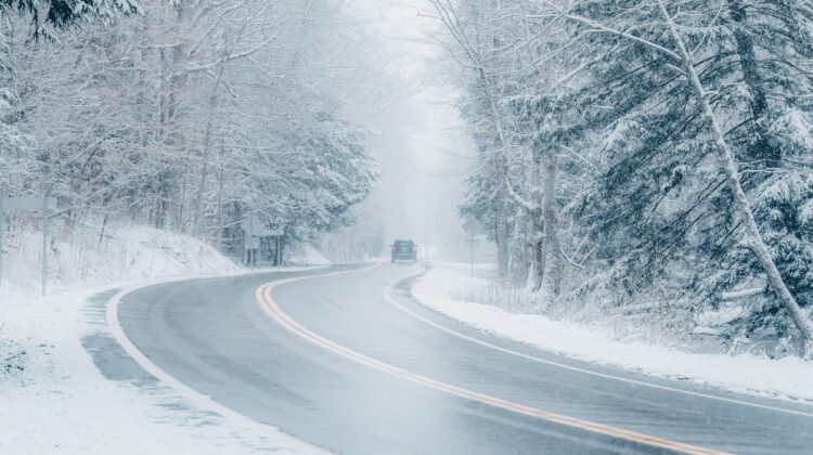 Będzie ślisko. Meteorolodzy ostrzegają przed oblodzeniem