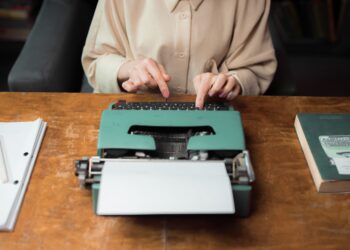 15 listopada – Dzień Uwięzionego Pisarza