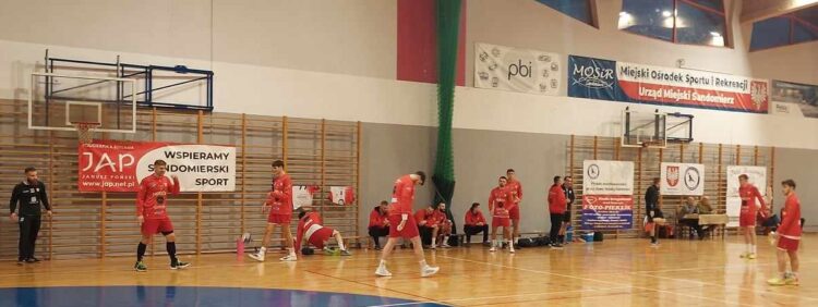 Piłka ręczna – Przeworskie Orły odwróciły losy spotkania w Sandomierzu