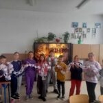 Wigilia pod hasłem „Jak to drzewiej bywało…” w tarnobrzeskiej szkole podstawowej 11 - Polskie Radio Rzeszów Wigilia pod hasłem „Jak to drzewiej bywało…” w tarnobrzeskiej szkole podstawowej - Polskie Radio Rzeszów