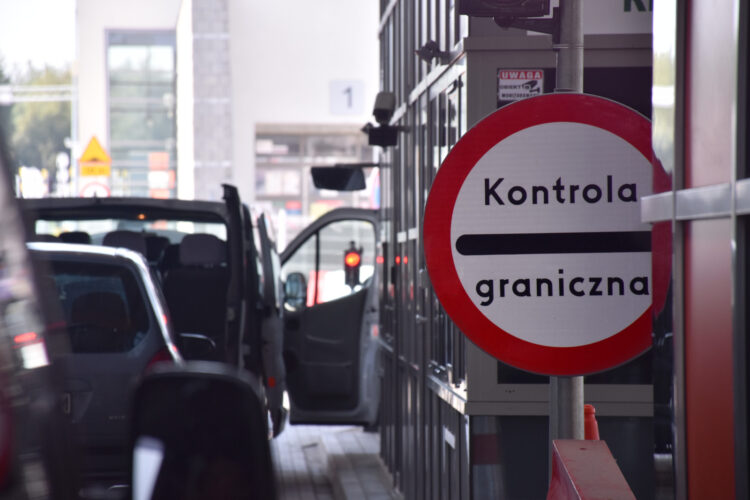 47-letni obywatel Serbii pokazał na granicy fałszywe prawo jazdy