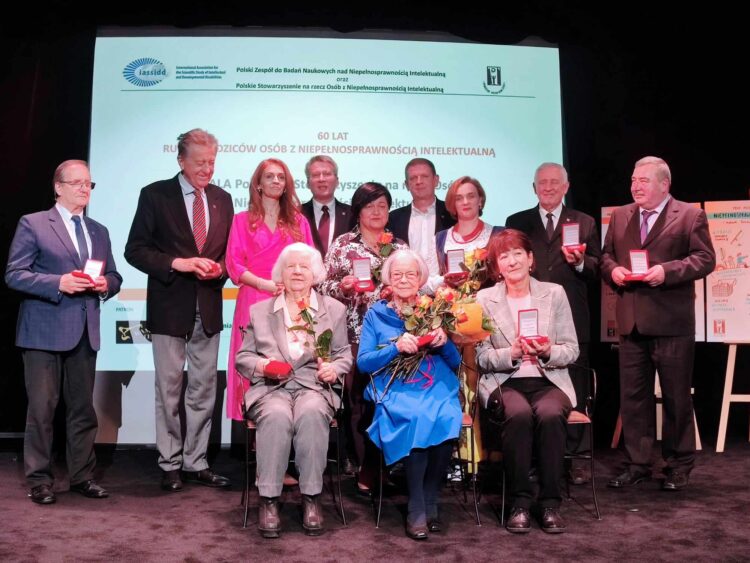 Sympozjum naukowe i obchody 60-lecia PSONI w Warszawie 1 - Polskie Radio Rzeszów Sympozjum naukowe i obchody 60-lecia PSONI w Warszawie