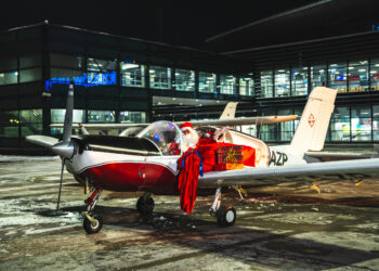 Mikołaj wylądował na&nbsp;lotnisku w&nbsp;Jasionce (zdjęcia, film)