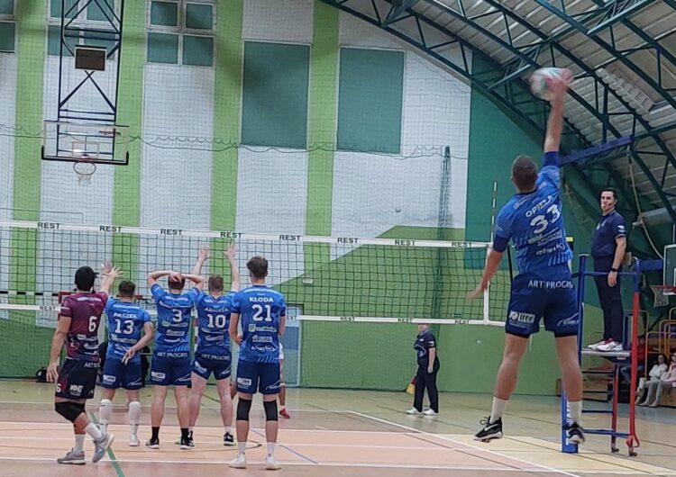 Siatkówka – drugoligowe derby w Ropczycach