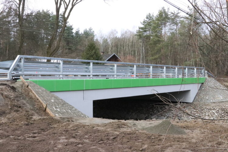 Można już przejeżdżać przez nowy most w Dąbiu