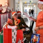 Niecodzienna akcja komandosów. Wręczyli dzieciom prezenty 3 - Polskie Radio Rzeszów Niecodzienna akcja komandosów. Wręczyli dzieciom prezenty - Polskie Radio Rzeszów