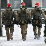 Niecodzienna akcja komandosów. Wręczyli dzieciom prezenty 2 - Polskie Radio Rzeszów Niecodzienna akcja komandosów. Wręczyli dzieciom prezenty - Polskie Radio Rzeszów