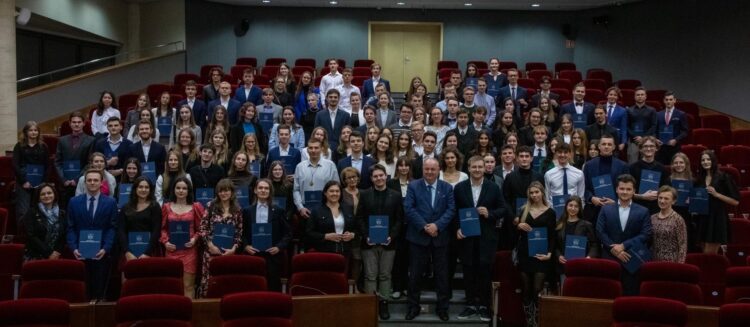 Studenci otrzymali stypendia Marszałka Województwa Podkarpackiego