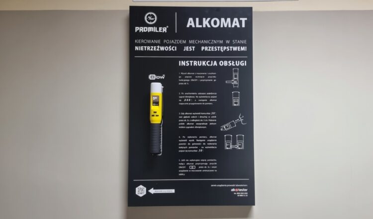 Ogólnodostępny alkomat zamontowano w Komendzie Powiatowej Policji w Mielcu