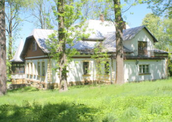 Zabytkowy zespół dworsko – parkowy w&nbsp;Wolicy został wystawiony na&nbsp;sprzedaż