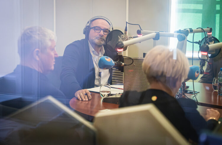 Kontrowersje wokół ustawy wiatrakowej tematem audycji Pro publico bono