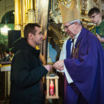 Betlejemskie Światło Pokoju trafiło na Podkarpacie (fotogaleria) - Polskie Radio Rzeszów