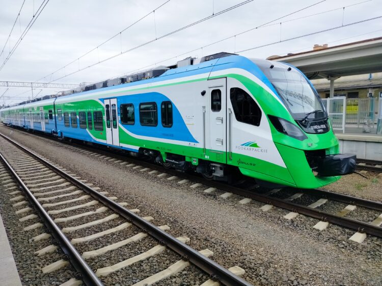 Autobusy zamiast pociągów na trasie Jarosław-Lubaczów-Horyniec-Zdrój