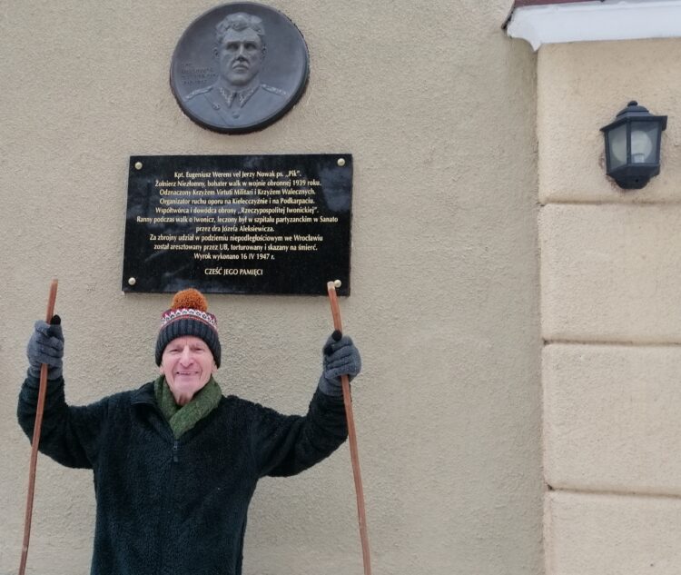 Tablice upamiętniające Eugeniusza Werensa, znów na budynku dawnego szpitala w Iwoniczu Zdroju