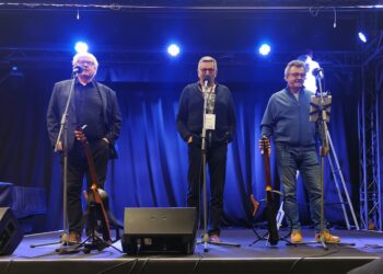 Dzisiaj wieczorem na&nbsp;naszej antenie mikołajowy koncert kabaretu OT.TO