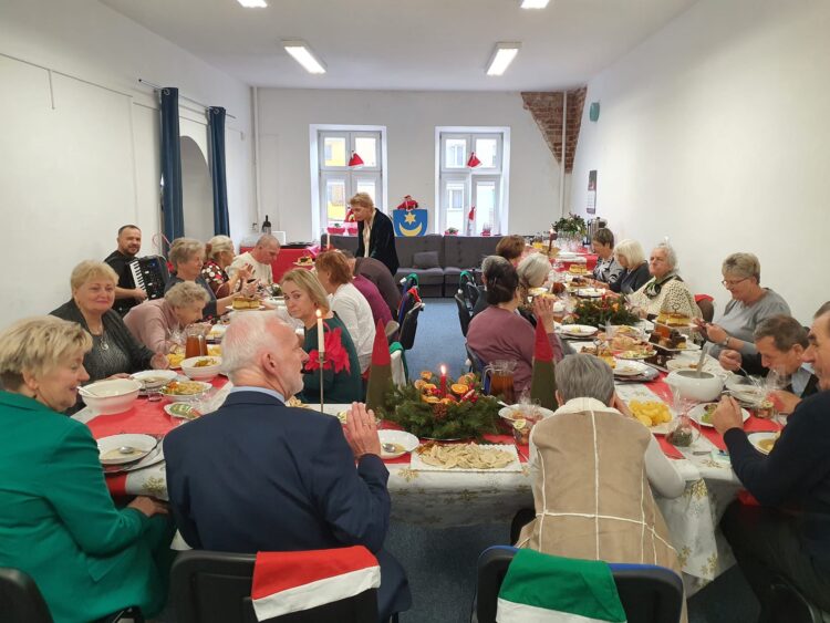 W Tarnobrzeskim Centrum Wolontariatu odbyło się kolejne spotkanie wigilijne dla seniorów
