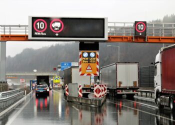 Nie&nbsp;maleją kolejki przed&nbsp;przejściami granicznymi z&nbsp;Ukrainą