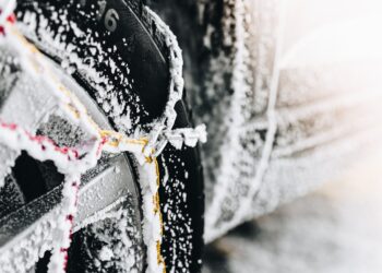 Utrudnienia w&nbsp;komunikacji spowodowane śniegiem i&nbsp;marznącym deszczem