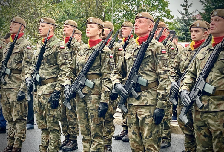 Gwiazdkowe upominki od żołnierzy WOT dla dzieci i kombatantów