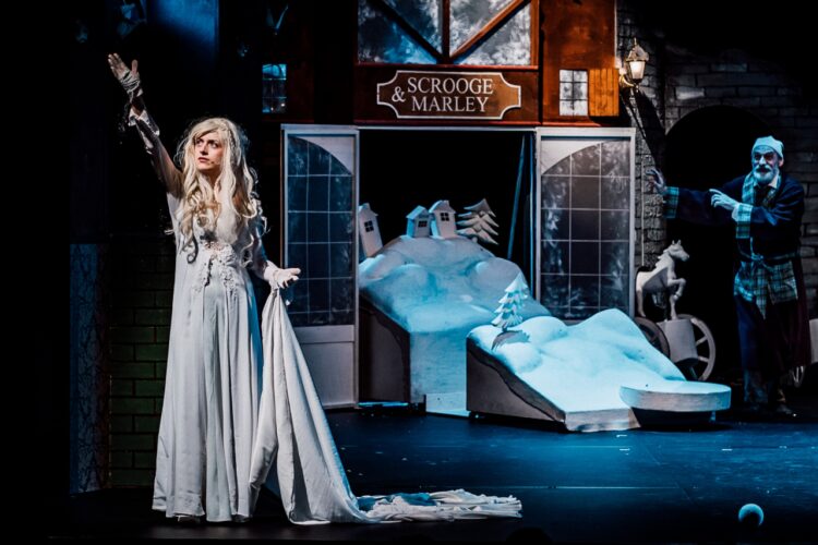 "Opowieść wigilijna" w Teatrze Maska (zdjęcia) 1 - Polskie Radio Rzeszów „Opowieść wigilijna” w Teatrze Maska (zdjęcia)