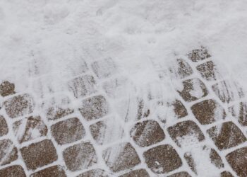 W&nbsp;Nowy Narcie zbudują chodnik