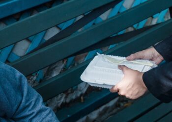 Coraz więcej ciepłych posiłków rozdawanych w&nbsp;Rzeszowie