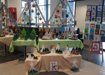 Wystawa prac bożonarodzeniowych Dziennego Domu Senior+ w&nbsp;Stalowej Woli