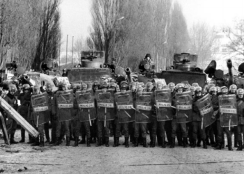 42. rocznica wprowadzenia stanu wojennego w&nbsp;Polsce. Zapalmy światła wolności