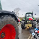 Do godziny 15 potrwają utrudnienia na drogach w związku z protestem rolników (zdjęcia) 5 - Polskie Radio Rzeszów Do godziny 15 potrwają utrudnienia na drogach w związku z protestem rolników (zdjęcia) - Polskie Radio Rzeszów