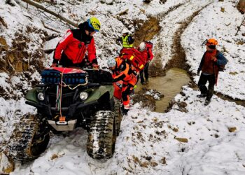 Ratownicy GOPR pomogli mężczyźnie, który&nbsp;został przejechany przez&nbsp;ciągnik