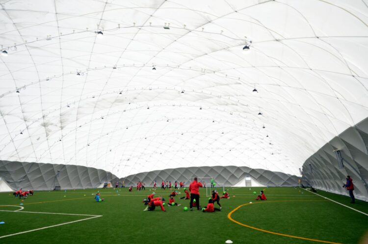Można już bezpiecznie korzystać z hali pneumatycznej w Stalowej Woli