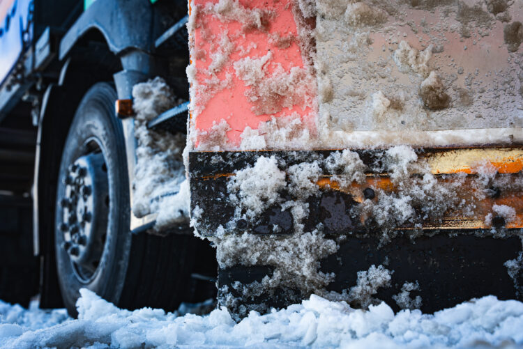 Trudne warunki na drogach w regionie