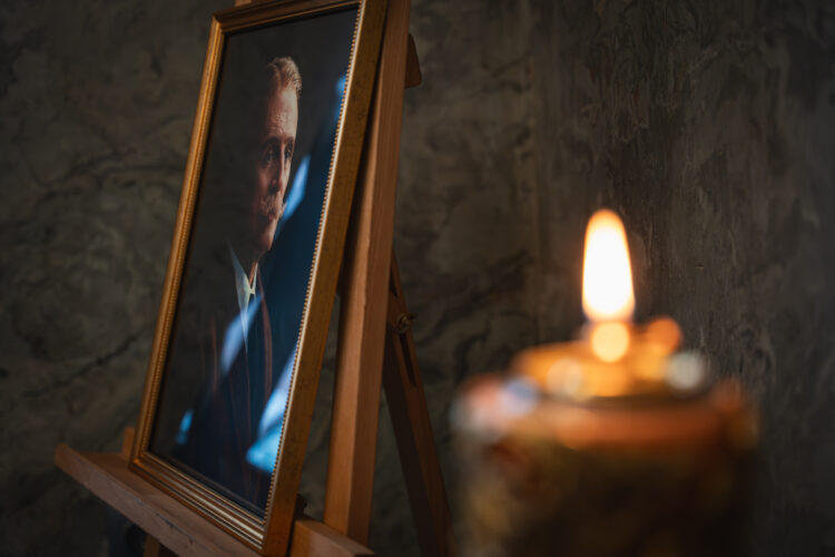 Trumna ze szczątkami ordynata Andrzeja Lubomirskiego jest już w pałacu Lubomirskich w Przeworsku (zdjęcia)