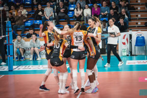 Siatkówka. Wygrana Rysic, pokonały UNi Opole 3:0 - Polskie Radio Rzeszów