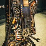 Koniec licytacji wyjątkowej gitary elektrycznej (zdjęcia) - Polskie Radio Rzeszów